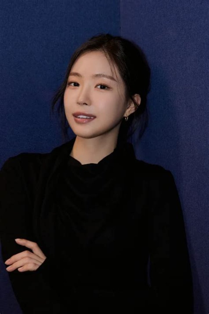 Unveiling The Secrets Of Son Na-eun's Height: Discoveries And Insights